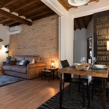 Santa Trinita - Flo Apartmán *