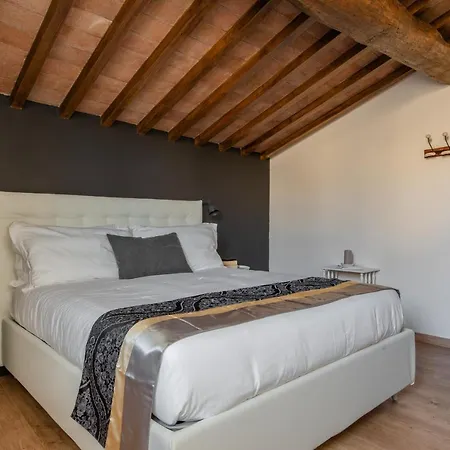 Santa Trinita - Flo Apartmán *